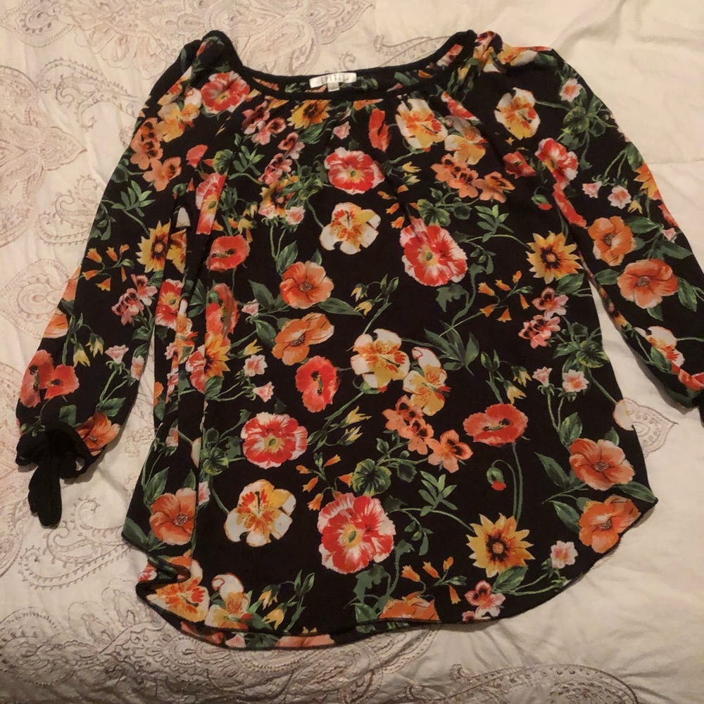 Blouse, long, flowy with slit along the sleeves